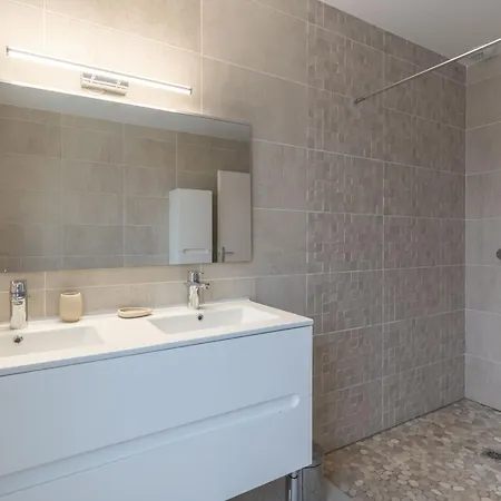 Maison Moderne 155m² - 10 Pers - 500m - Jacuzzi Optionnel - Fr-1-319-586 펜션