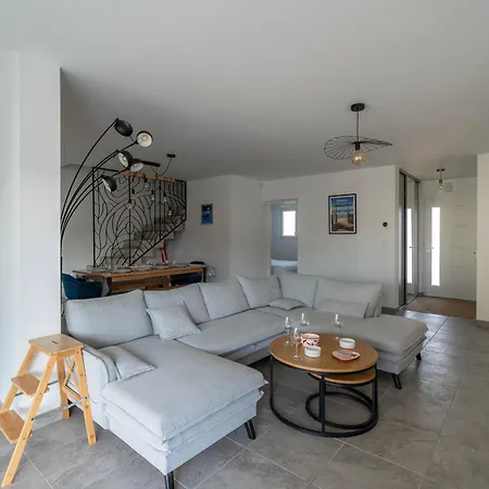 Maison Moderne 155m² - 10 Pers - 500m - Jacuzzi Optionnel - Fr-1-319-586