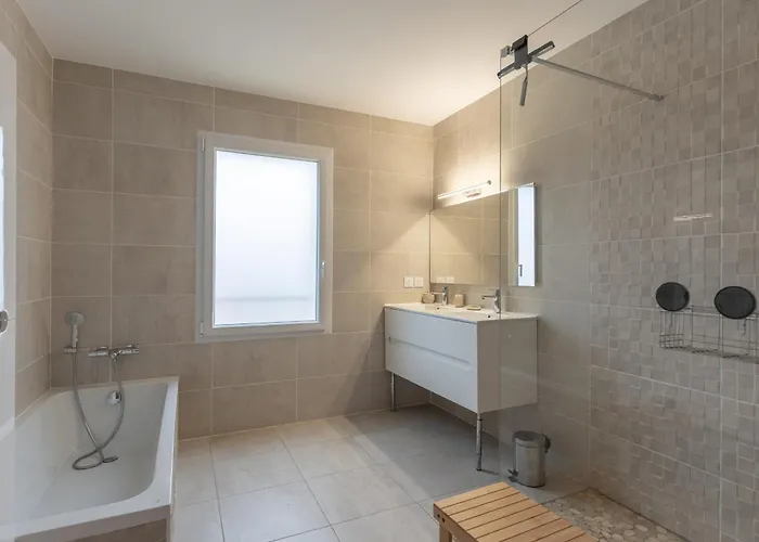 Casa de Férias Maison Moderne 155m² - 10 Pers - 500m - Jacuzzi Optionnel - Fr-1-319-586